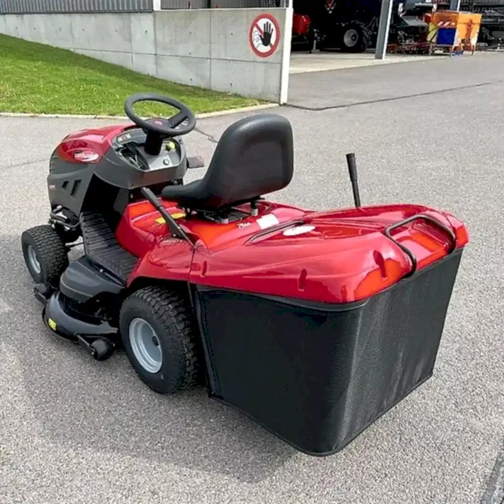 Castelgarden PTX240-HD Çim Biçme Traktörü arkadan gorunum