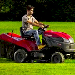 Castelgarden PTX230-HD Çim Biçme Traktörü